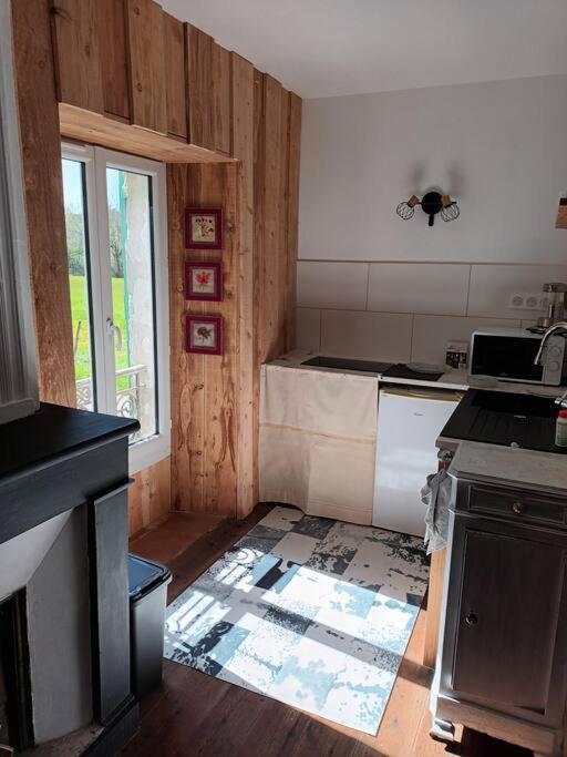 דירות לוזרט Charmant Studio Avec Jardin A La Campagne Sur Le Chemin De Saint Jacques De Compostelle מראה חיצוני תמונה
